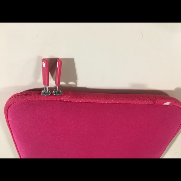 InCase Laptop Sleeve Pink 14” - Picture 6 of 8